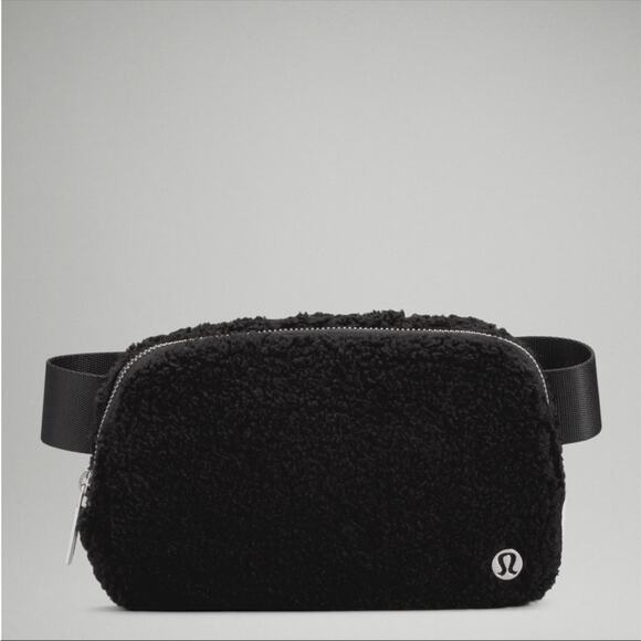 NWT Lululemon Everywhere Fleece Belt Bag Gold Tone Hardware - Picture 1 of 7